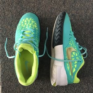 Women’s Nike shoes